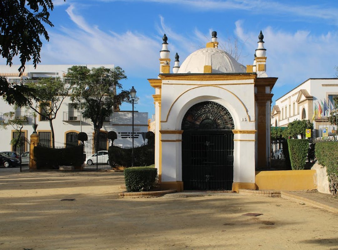 La Máscara y el Maquillaje: El Toque Final de Terror